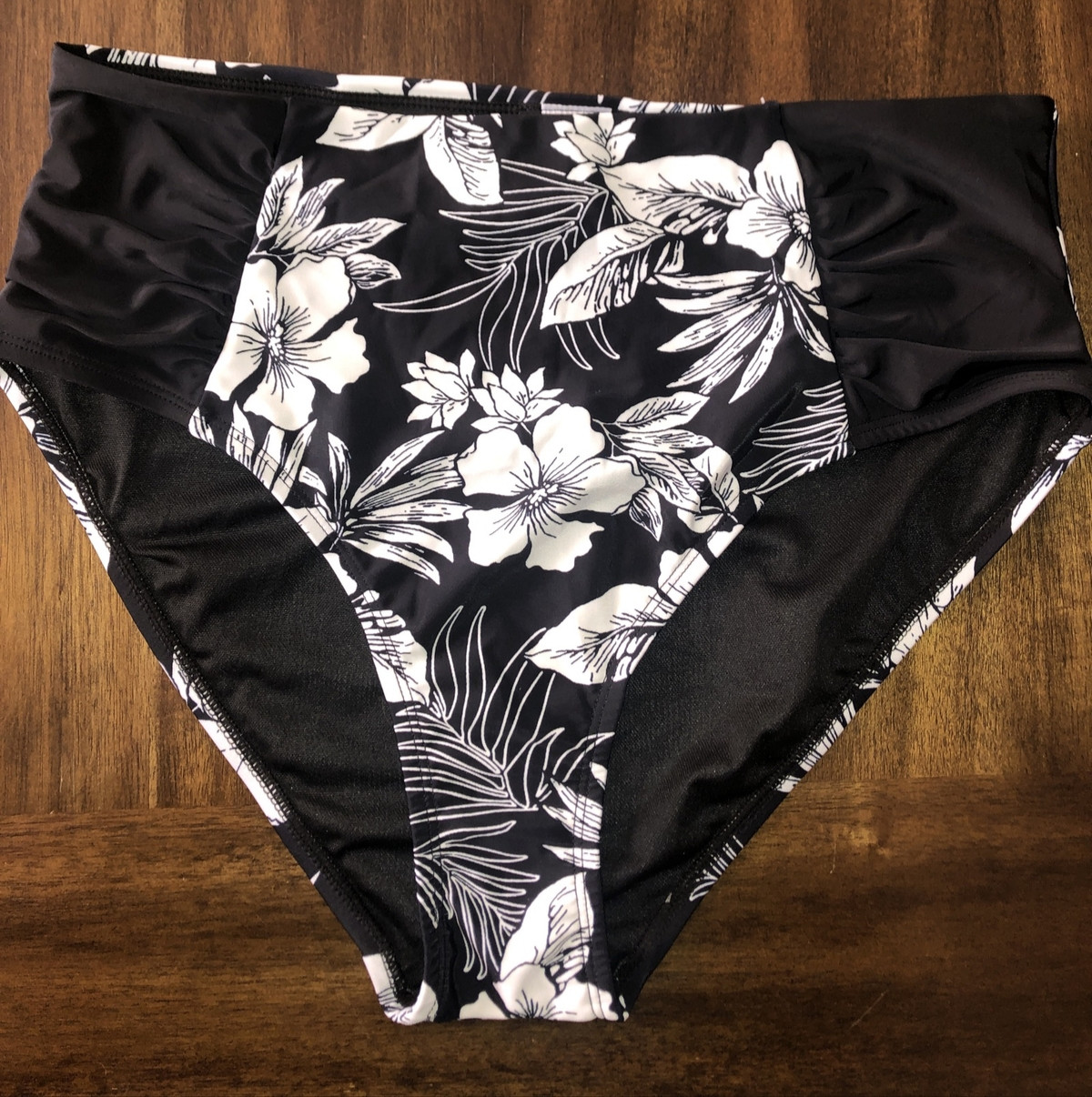 TIME AND TRU WOMEN’S BLACK HIGH WAIST SWIMSUIT BOTTOM