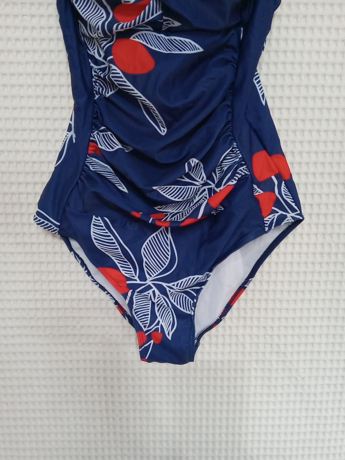 Ekouaer Ruched Tummy Control Built In Bra Swimsuit Red White Blue Sz M