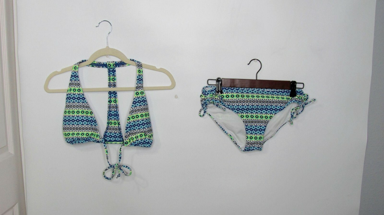 Gap Body Womens Bikini Blue Neon Geo T Back Top Padded Size Small Top XS Bikini