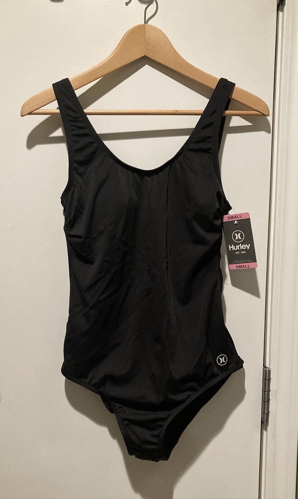 Hurley Ribbed Black Swimsuit Women’s Small One Piece UPF 50+ NWT