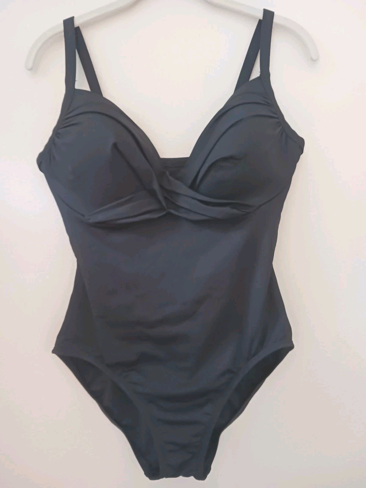 Lands End Sz 12P Black Wrap Pleated V Neck Women’s 1 Piece Swimsuit Molded Cups
