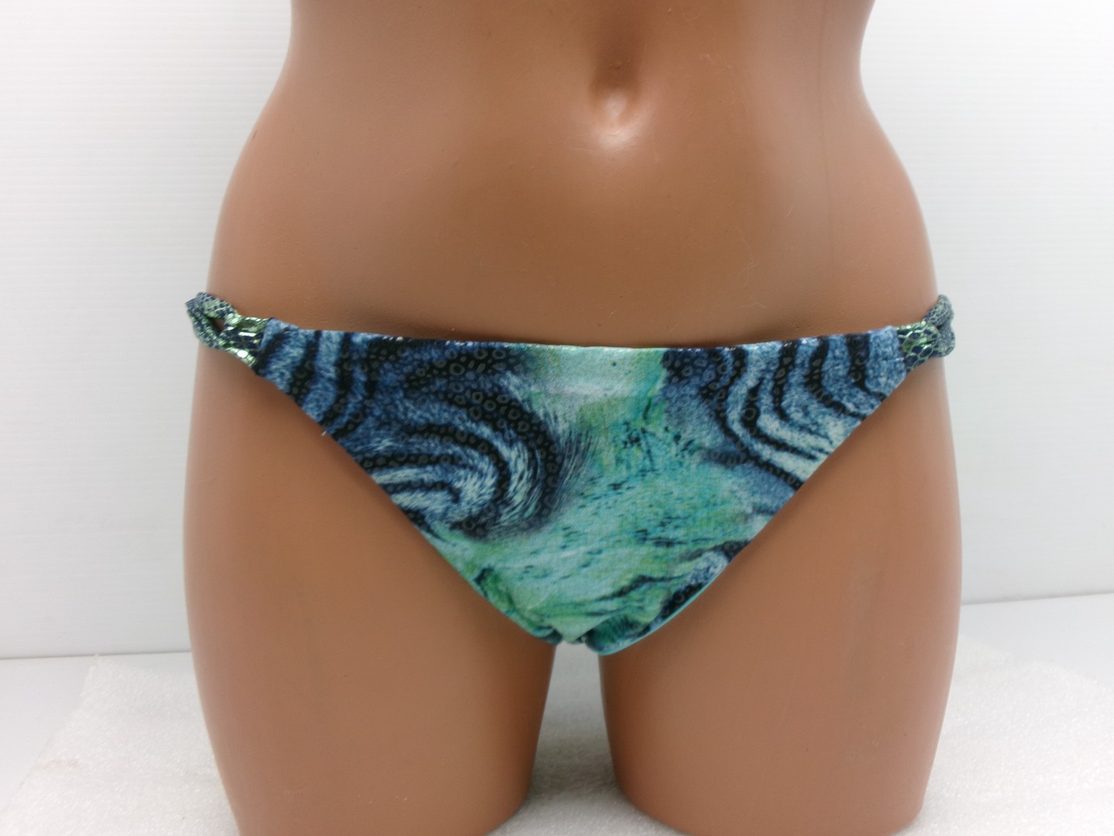 Sauvage Mermaid Full Coverage W Shimmery Chain-Link Style Size SM Item #339Ld