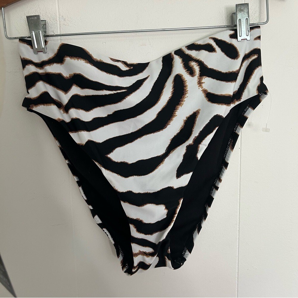 Bar III Animal Print Convertible Bikini Top and High Rise Bottoms NWT Medium