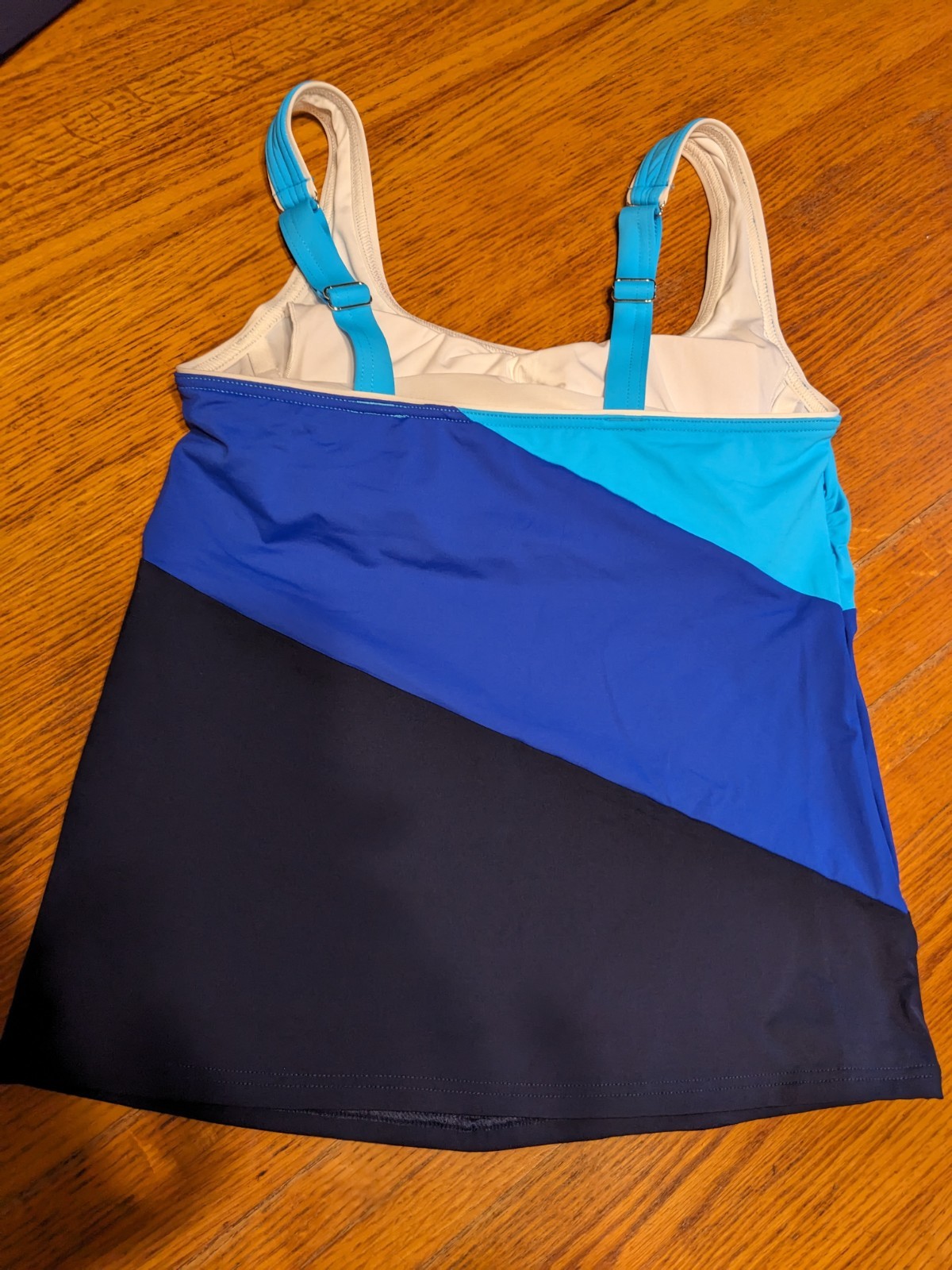 NWOT Women’s Lands End size 2 Swimsuit Blues Tankini Top high neck flattering